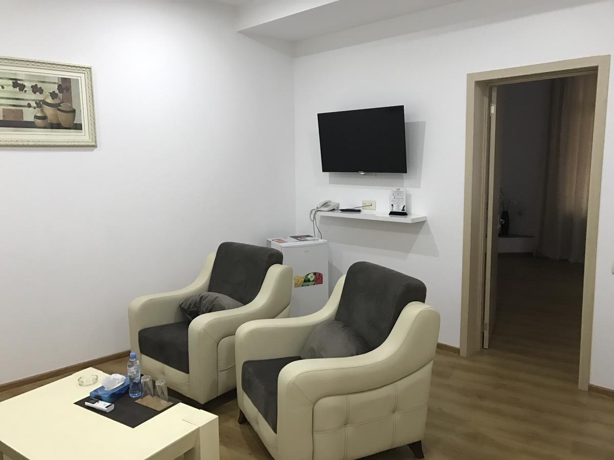 Hotel Marseille Batumi Eksteriør bilde