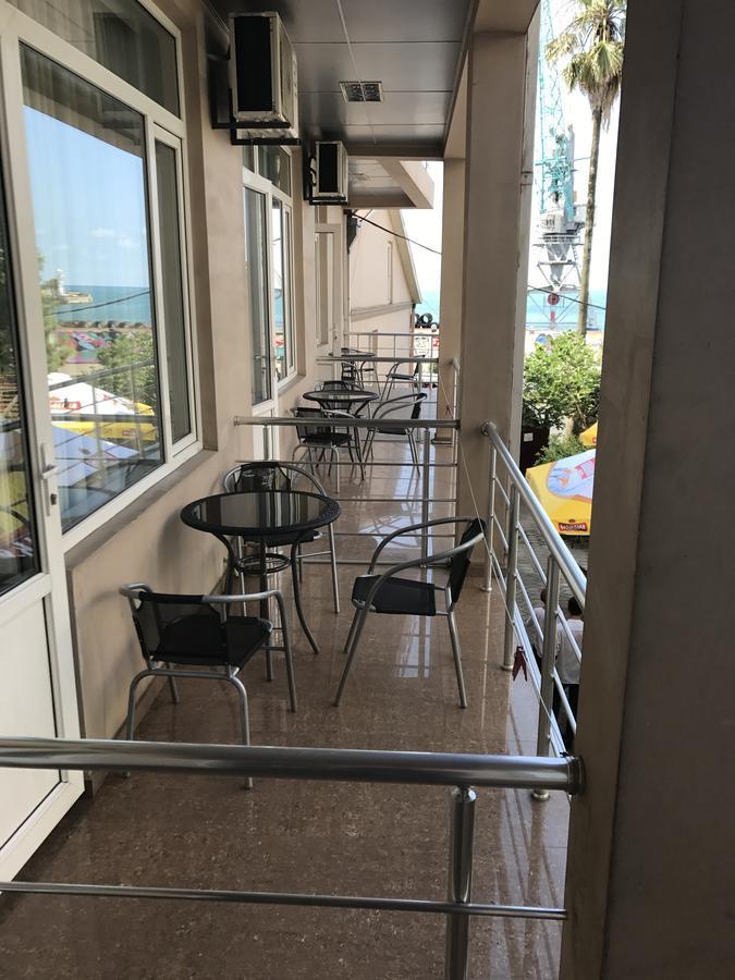 Hotel Marseille Batumi Eksteriør bilde