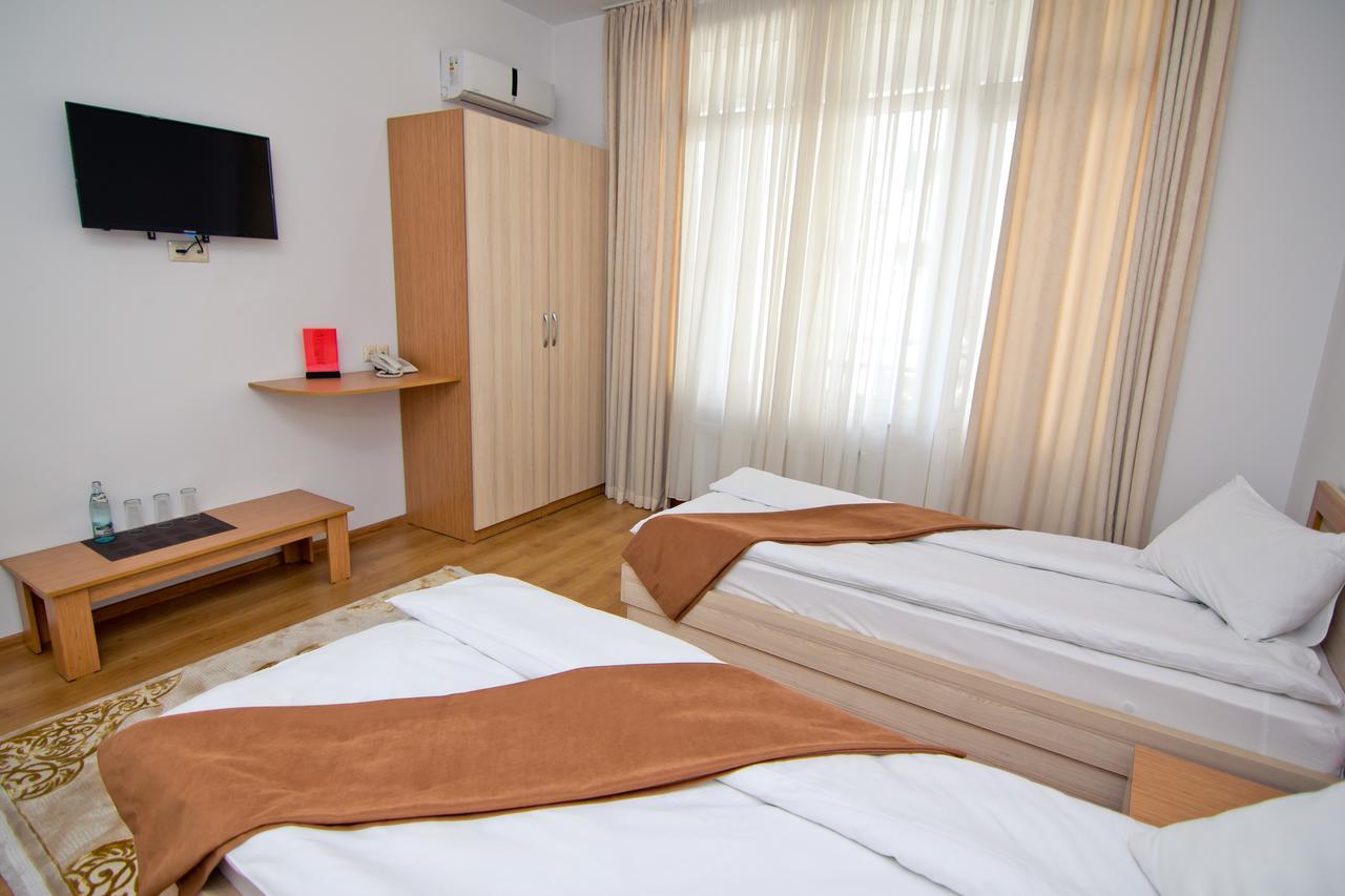 Hotel Marseille Batumi Eksteriør bilde