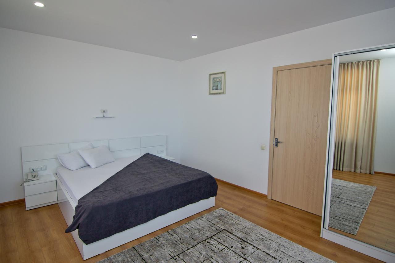 Hotel Marseille Batumi Eksteriør bilde
